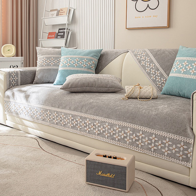Broderad chenille soffa